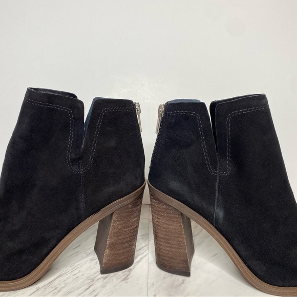 Vince Camuto Welland Black Suede Bootie 7 1/2 M - Picture 10 of 16